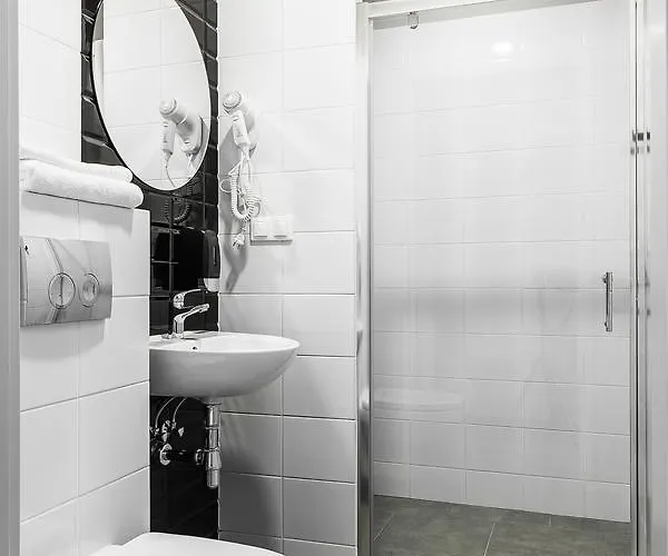 Centrum Bed and Breakfast 4*